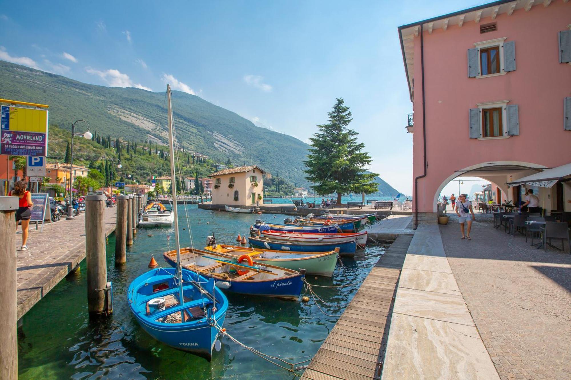 Casa Alpino - Happy Rentals Riva del Garda Eksteriør bilde